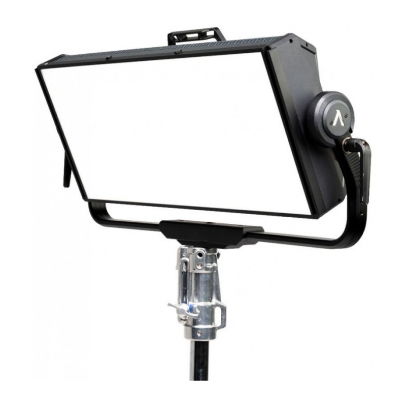 Светодиодный осветитель Aputure Nova P600c kit набор с кейсом